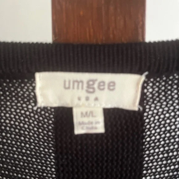 Umgee Black and Cream Geometric Women's Poncho - Picture 4 of 4